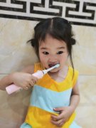 唯美世佳wellsmile电动牙刷好不好用怎么样，儿童K1电动牙刷全机身防水洗，使用更安全